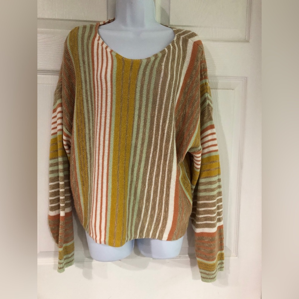 Spring Sweater size Large by Versona